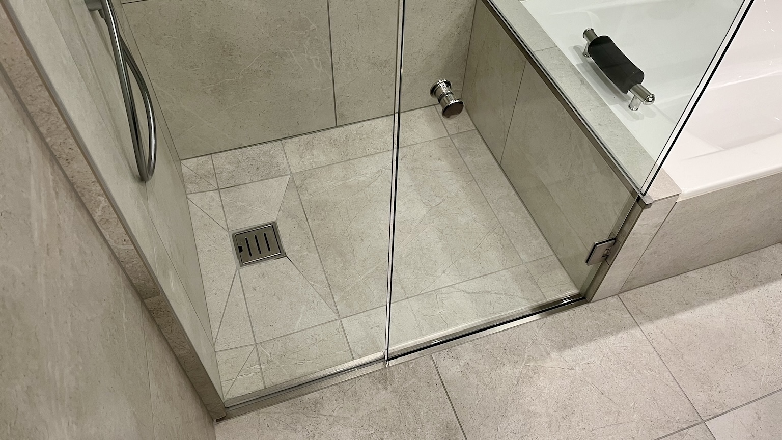 特注　オーダー　ユニットバス　事例27 バスルーム　フリーサイズ　シャワー　床